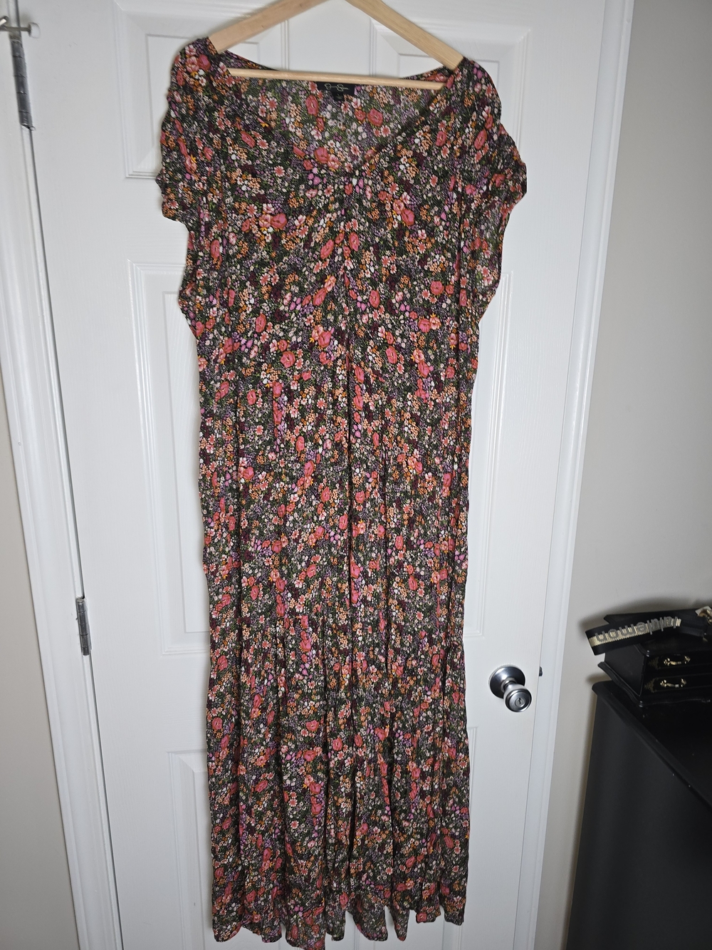 Jessica Simpson Floral Maxi Dress in Pink and Orange on Black Size Large